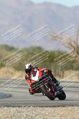 media/Dec-01-2025-Moto Forza (Mon) [[2daa91e15f]]/2-Intermediate Group/Session 3 (Turn 3)/